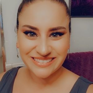 Meet your Posher, Nora